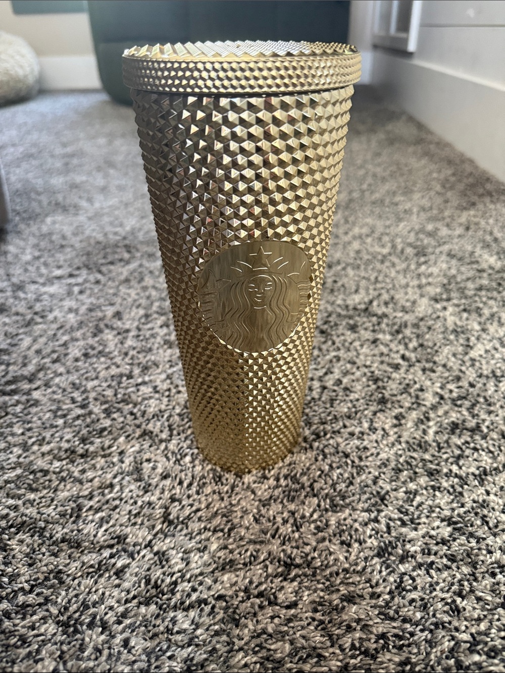 Starbucks Christmas 2022 Holiday Gold Bling Studded Venti 24 oz Tumbler NO Straw